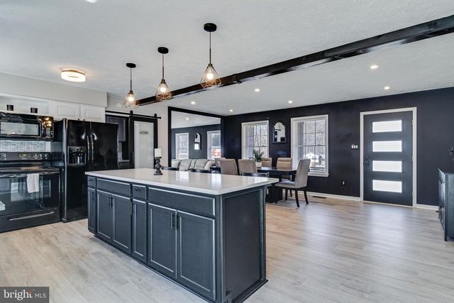 39335 SUMMITT HILL DR, Mechanicsville, MD 20659