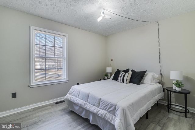 39335 SUMMITT HILL DR, Mechanicsville, MD 20659