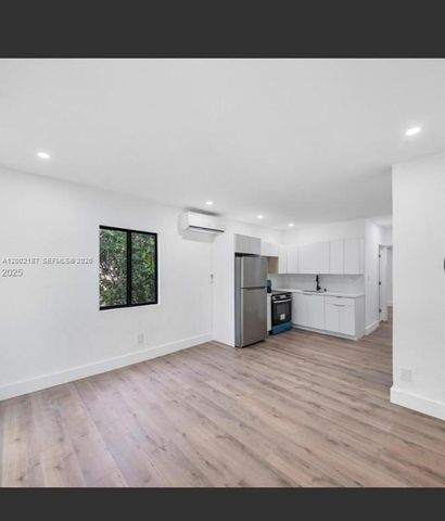 6915 NW 4th Ct A, Miami, FL 33150