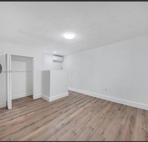 6915 NW 4th Ct A, Miami, FL 33150