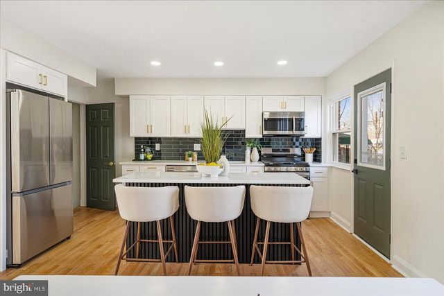 1542 KENNEWICK RD, Baltimore, MD 21218