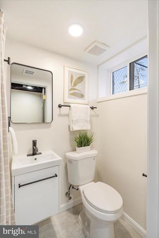 1542 KENNEWICK RD, Baltimore, MD 21218