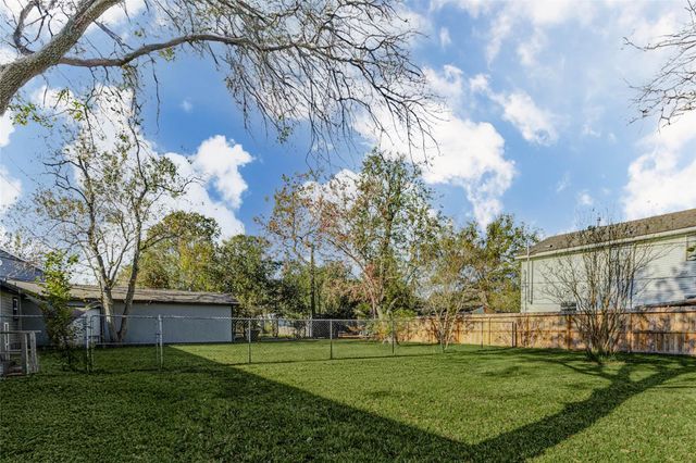 1204 2nd Street, League City, TX 77573