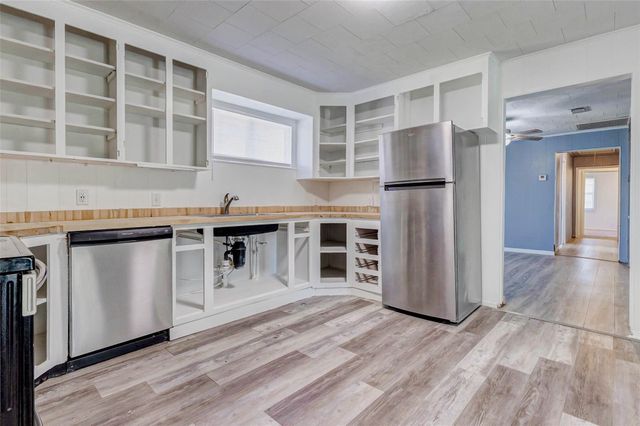 1204 2nd Street, League City, TX 77573