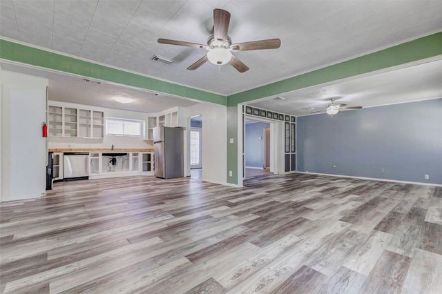 1204 2nd Street, League City, TX 77573