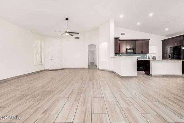 1136 E SAN TAN Drive, Gilbert, AZ 85296