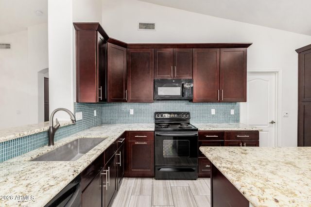 1136 E SAN TAN Drive, Gilbert, AZ 85296