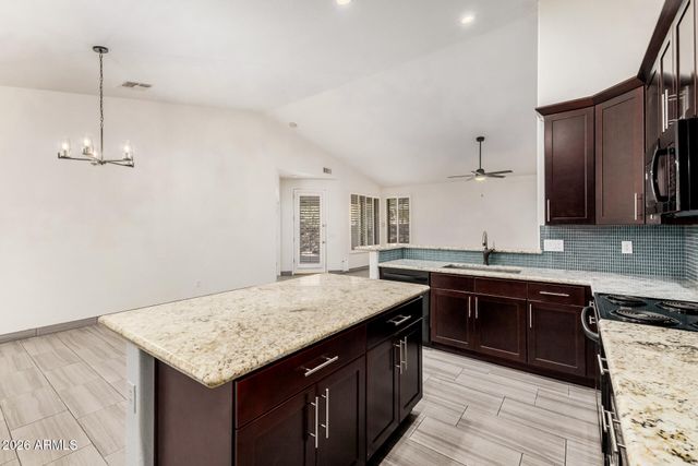 1136 E SAN TAN Drive, Gilbert, AZ 85296