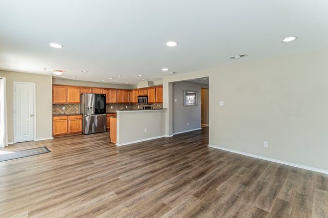 115 Matamoros Street, Grand Prairie, TX 75051