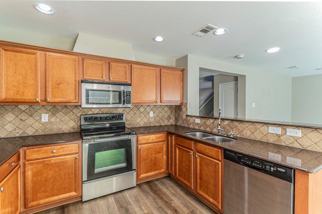 115 Matamoros Street, Grand Prairie, TX 75051