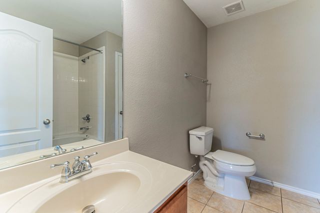 115 Matamoros Street, Grand Prairie, TX 75051