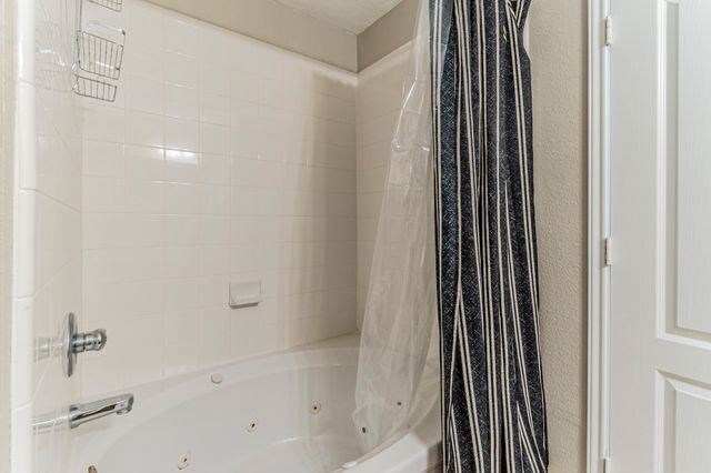 115 Matamoros Street, Grand Prairie, TX 75051