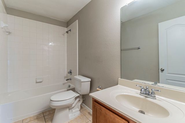 115 Matamoros Street, Grand Prairie, TX 75051