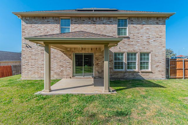 115 Matamoros Street, Grand Prairie, TX 75051