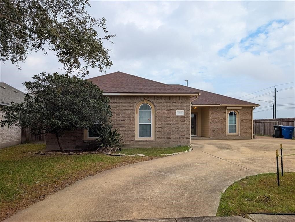 6338 Megan Cir, Corpus Christi, TX 78414 — photo 2