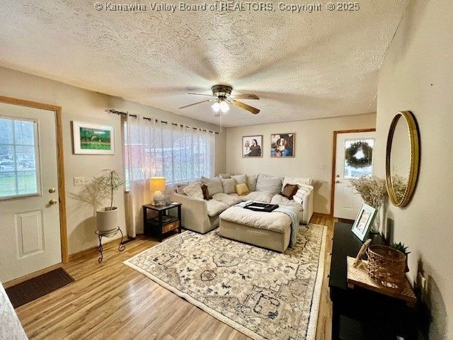 39 Savannah Lane, Elkview, WV 25071