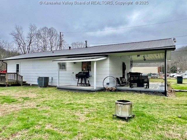 39 Savannah Lane, Elkview, WV 25071