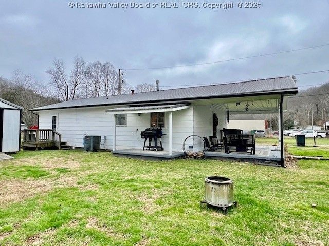 39 Savannah Lane, Elkview, WV 25071