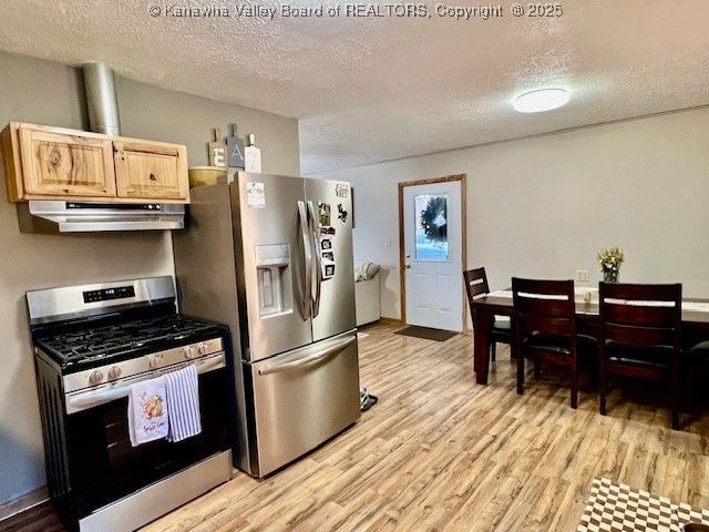 39 Savannah Lane, Elkview, WV 25071