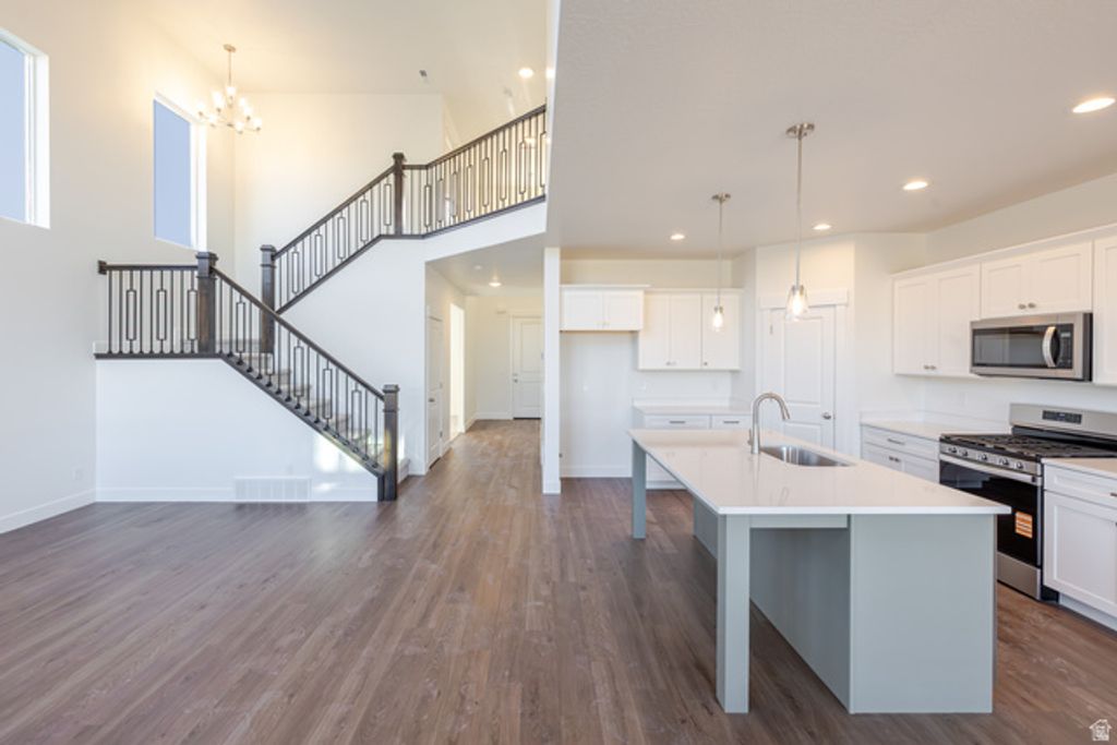 Image 13 of property listing at 4446 N WIZARD WAY #114, Eagle Mountain, UT 84005