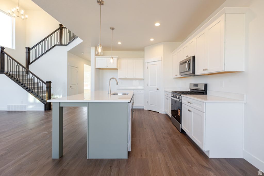 Image 16 of property listing at 4446 N WIZARD WAY #114, Eagle Mountain, UT 84005