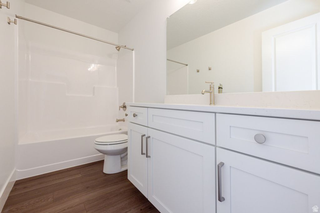 Image 7 of property listing at 4446 N WIZARD WAY #114, Eagle Mountain, UT 84005