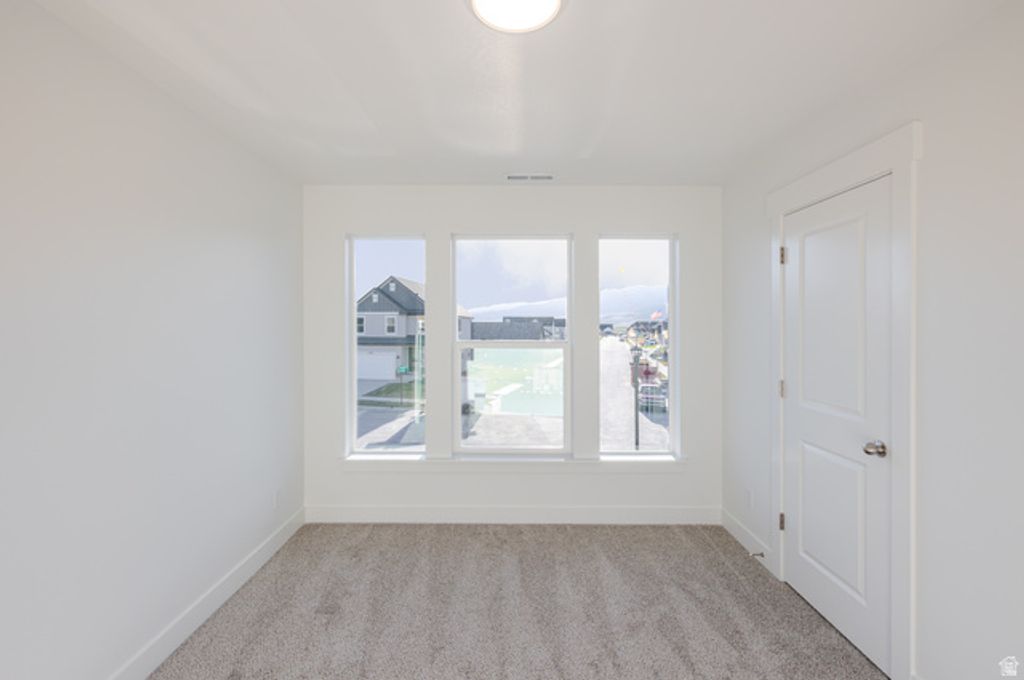 Image 8 of property listing at 4446 N WIZARD WAY #114, Eagle Mountain, UT 84005