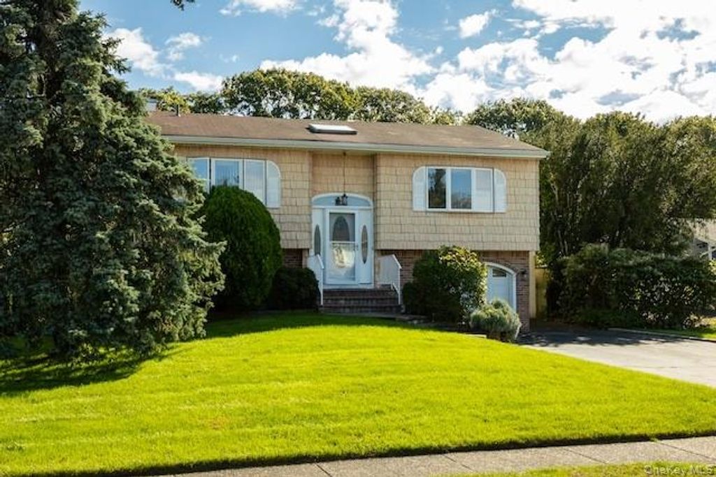 45 Rudder Drive, Holtsville, NY 11742 — exterior