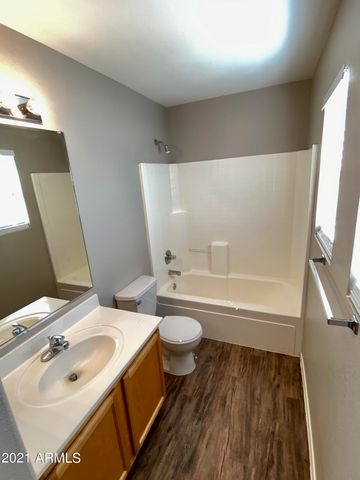 2460 S NIELSON Street, Gilbert, AZ 85295