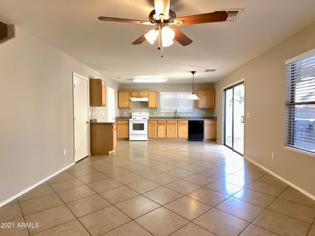 2460 S NIELSON Street, Gilbert, AZ 85295
