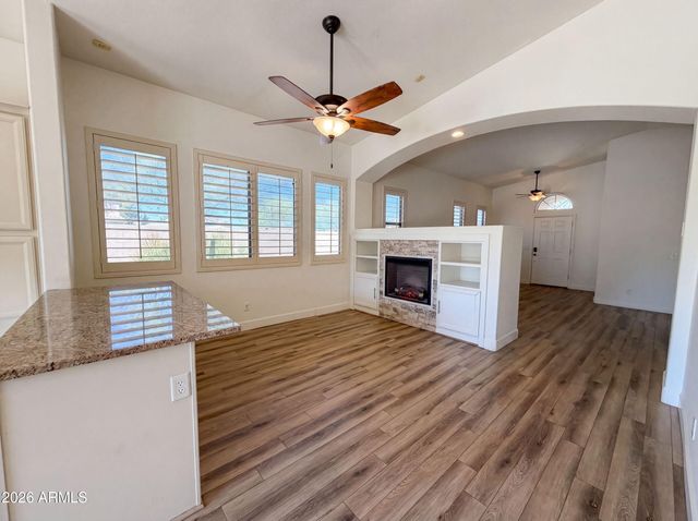 3951 E TIMBERLINE Road, Gilbert, AZ 85297