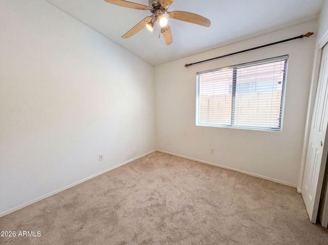 3951 E TIMBERLINE Road, Gilbert, AZ 85297