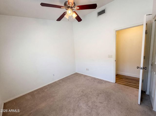 3951 E TIMBERLINE Road, Gilbert, AZ 85297