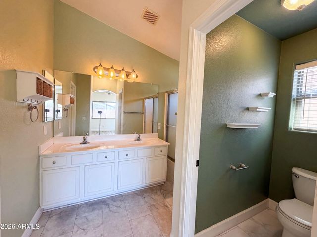 3951 E TIMBERLINE Road, Gilbert, AZ 85297