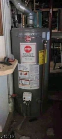 305 Woodlawn Ave, Linden City, NJ 07036