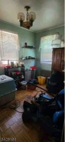 305 Woodlawn Ave, Linden City, NJ 07036