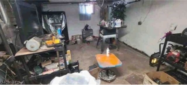 305 Woodlawn Ave, Linden City, NJ 07036