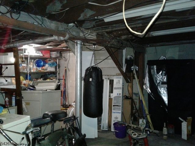 305 Woodlawn Ave, Linden City, NJ 07036