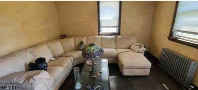 305 Woodlawn Ave, Linden City, NJ 07036