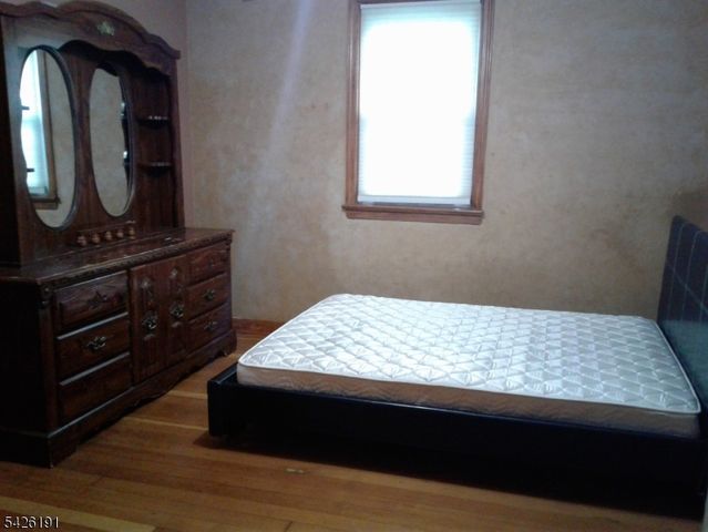 305 Woodlawn Ave, Linden City, NJ 07036