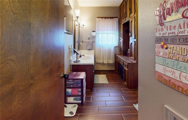 511 S Clay Street, Nevada, MO 64772