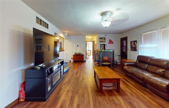 511 S Clay Street, Nevada, MO 64772