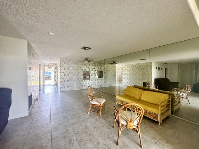 5725 E Fernley Dr Drive E 65, West Palm Beach, FL 33415