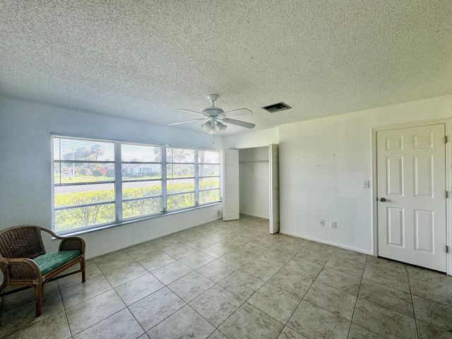 5725 E Fernley Dr Drive E 65, West Palm Beach, FL 33415