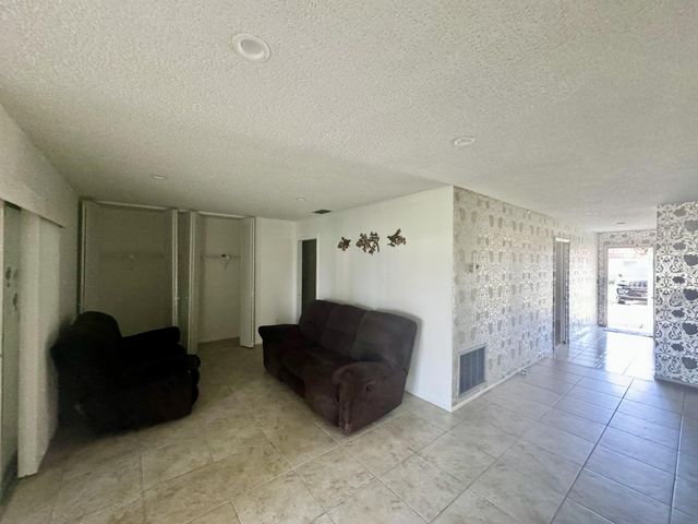 5725 E Fernley Dr Drive E 65, West Palm Beach, FL 33415