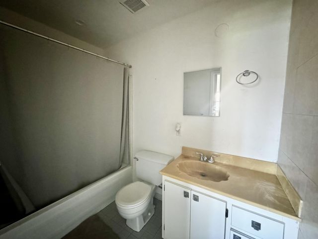 5725 E Fernley Dr Drive E 65, West Palm Beach, FL 33415