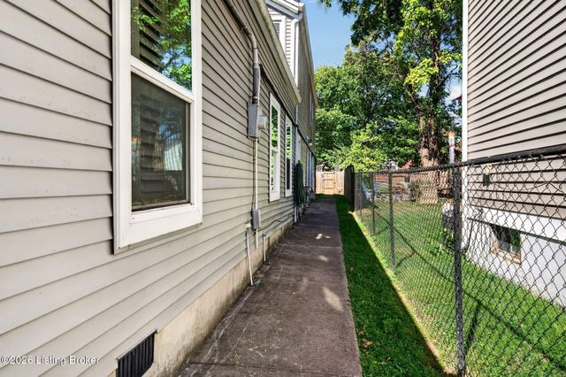 829 E Chestnut St, Louisville, KY 40204