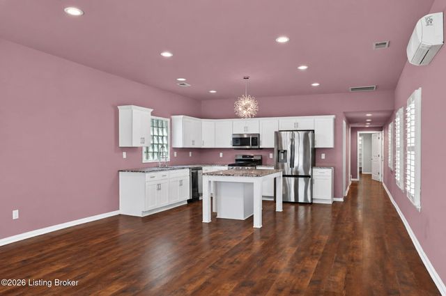 829 E Chestnut St, Louisville, KY 40204