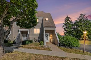 1306 Boardwalk Place, Minneapolis, MN 55411