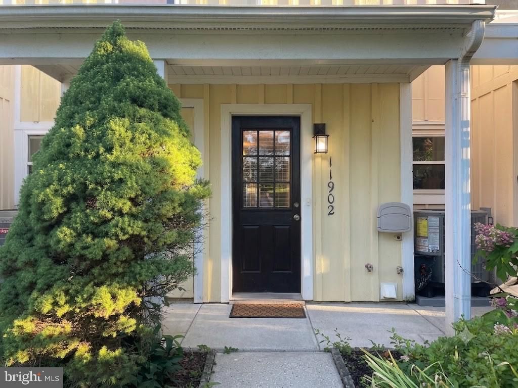 11902 FOAL LN, North Potomac, MD 20878